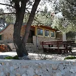 Fisherman's House Mladen Holiday home